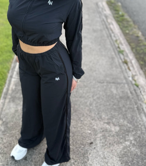 Black Set Women